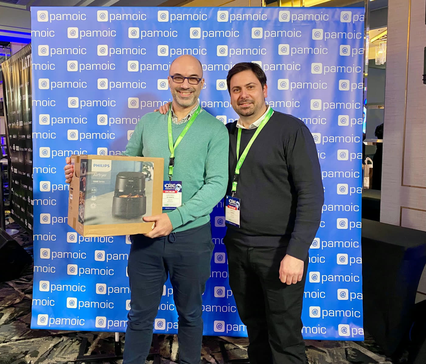 Ganador del sorteo de Mitrol recibiendo su premio en el CRIC 2026