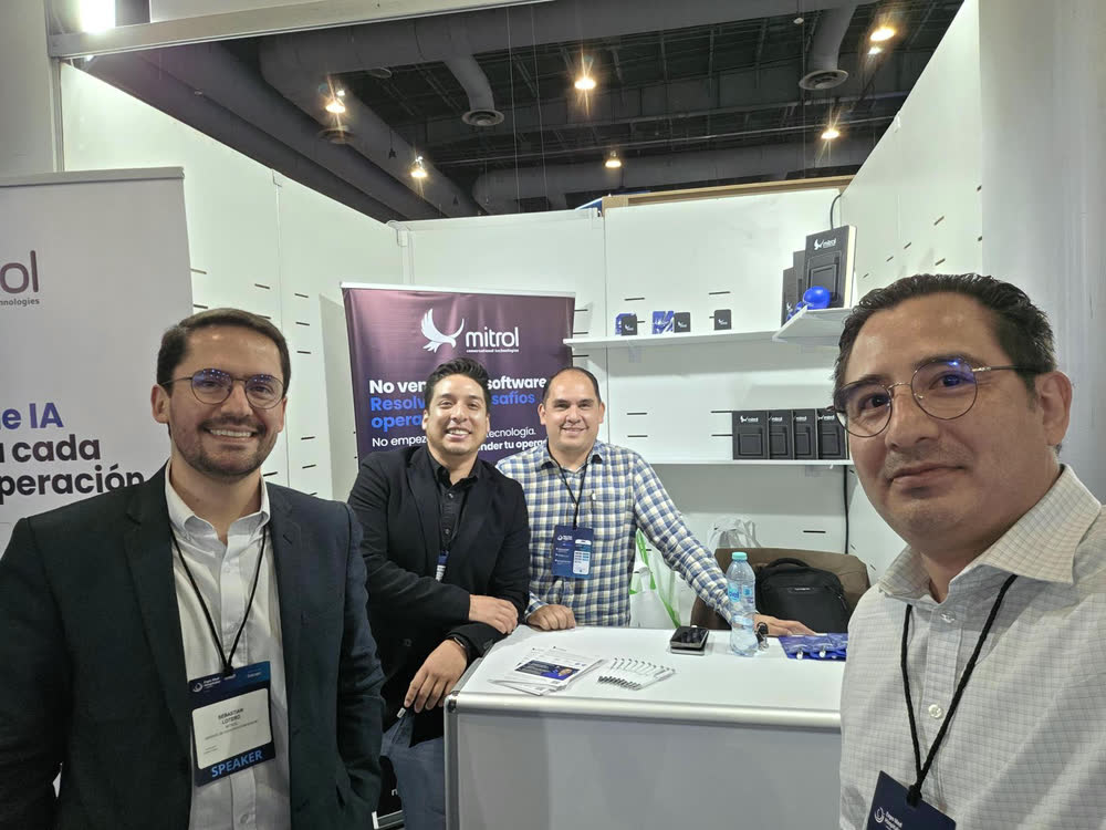 Equipo de Mitrol en el stand N117 de Expo Med Hospitalar 2026