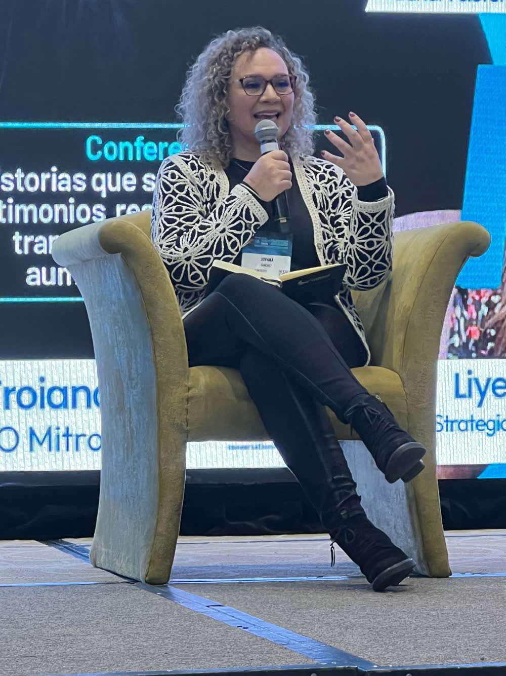 Jobana Sánchez, de Colsanitas, durante el panel de IA Salud Tech 2025
