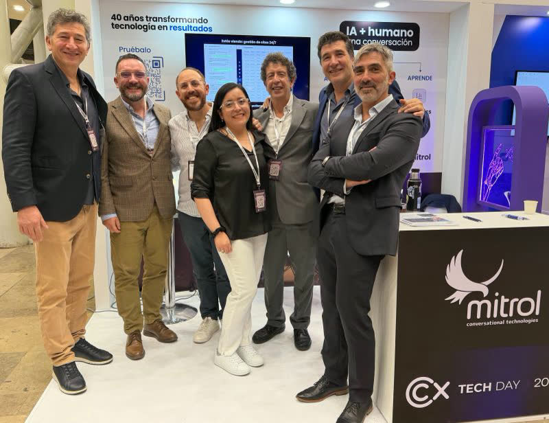 El equipo de Mitrol en su stand del CX Tech Day 2026